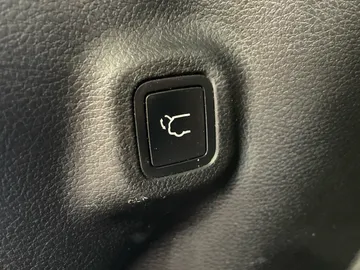 2018 Jeep Compass - image 29