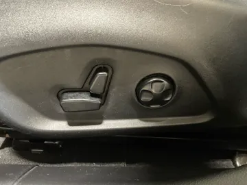 2018 Jeep Compass - image 18