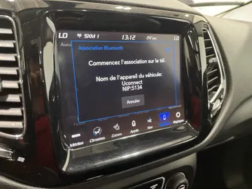 2018 Jeep Compass - image 24