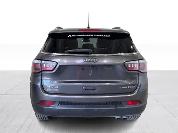 2018 Jeep Compass - image 12