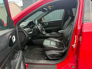 2022 Jeep Compass - image 8