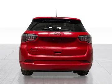 2022 Jeep Compass - image 11