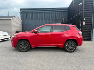 2022 Jeep Compass - image 6