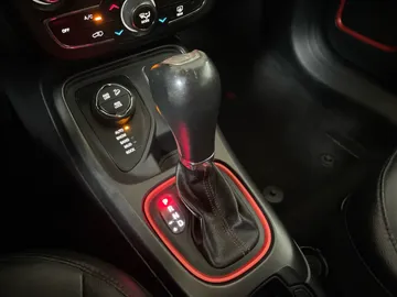 2019 Jeep Compass - image 26