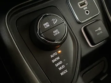 2019 Jeep Compass - image 21