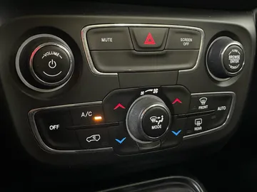 2019 Jeep Compass - image 19