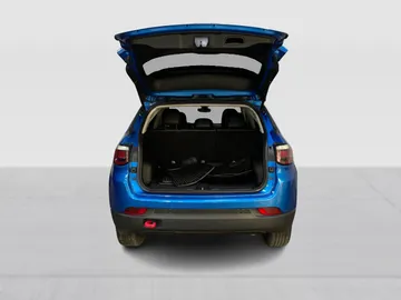 2019 Jeep Compass - image 12