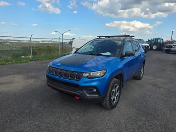 2022 Jeep Compass - image 3