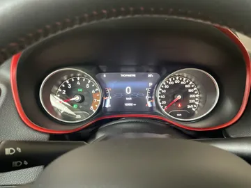 2018 Jeep Compass - image 17