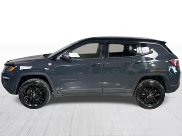 2018 Jeep Compass - image 2