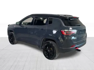 2018 Jeep Compass - image 10
