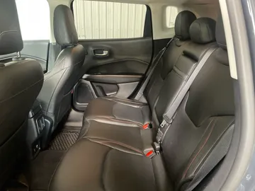2018 Jeep Compass - image 14
