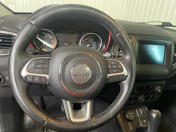 2018 Jeep Compass - image 18