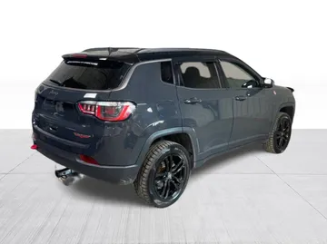 2018 Jeep Compass - image 13