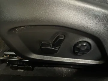 2018 Jeep Compass - image 20