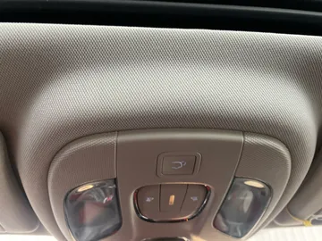 2018 Jeep Compass - image 16