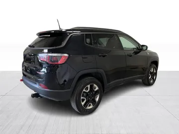 2017 Jeep Compass - image 15