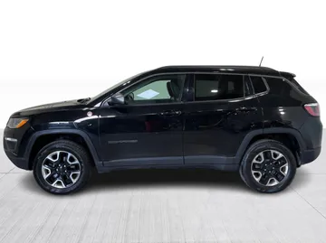 2017 Jeep Compass - image 11