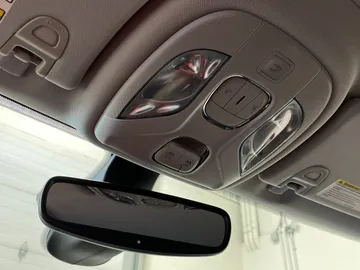 2017 Jeep Compass - image 17
