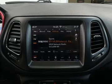 2018 Jeep Compass - image 29