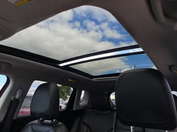 2018 Jeep Compass - image 6
