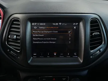 2018 Jeep Compass - image 8