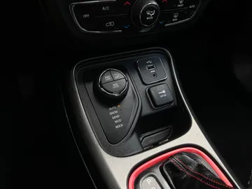 2018 Jeep Compass - image 27