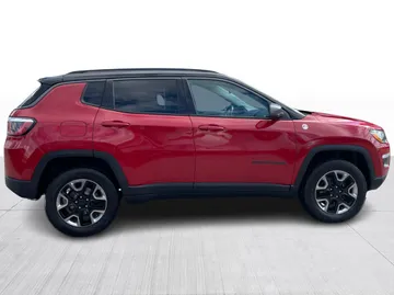 2018 Jeep Compass - image 2