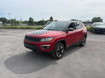 2018 Jeep Compass - image 3