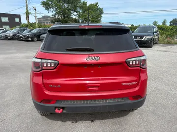 2018 Jeep Compass - image 7