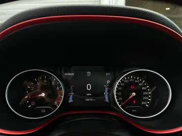 2018 Jeep Compass - image 18