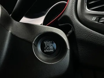2018 Jeep Compass - image 23