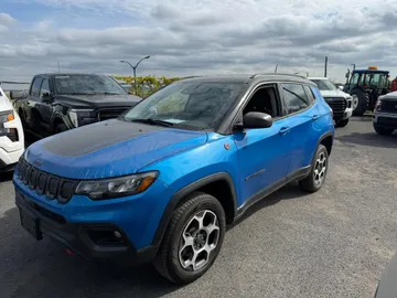 2022 Jeep Compass - image 3