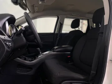 2018 Dodge Journey - image 3