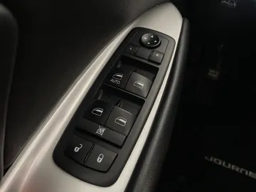 2018 Dodge Journey - image 23