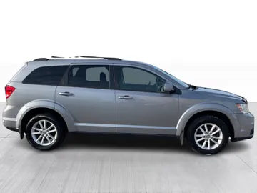 2016 Dodge Journey - image 2