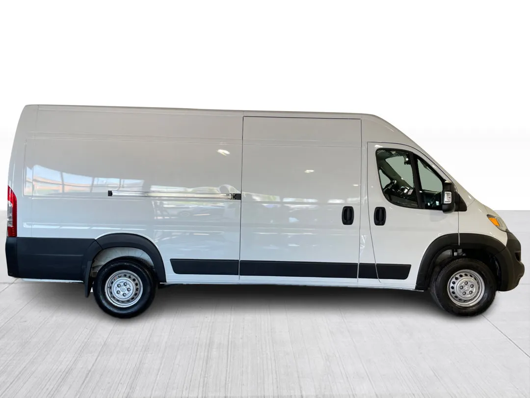 2025 Ram ProMaster Cargo Van — photo 2