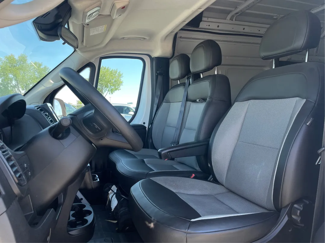 2025 Ram ProMaster Cargo Van — photo 3