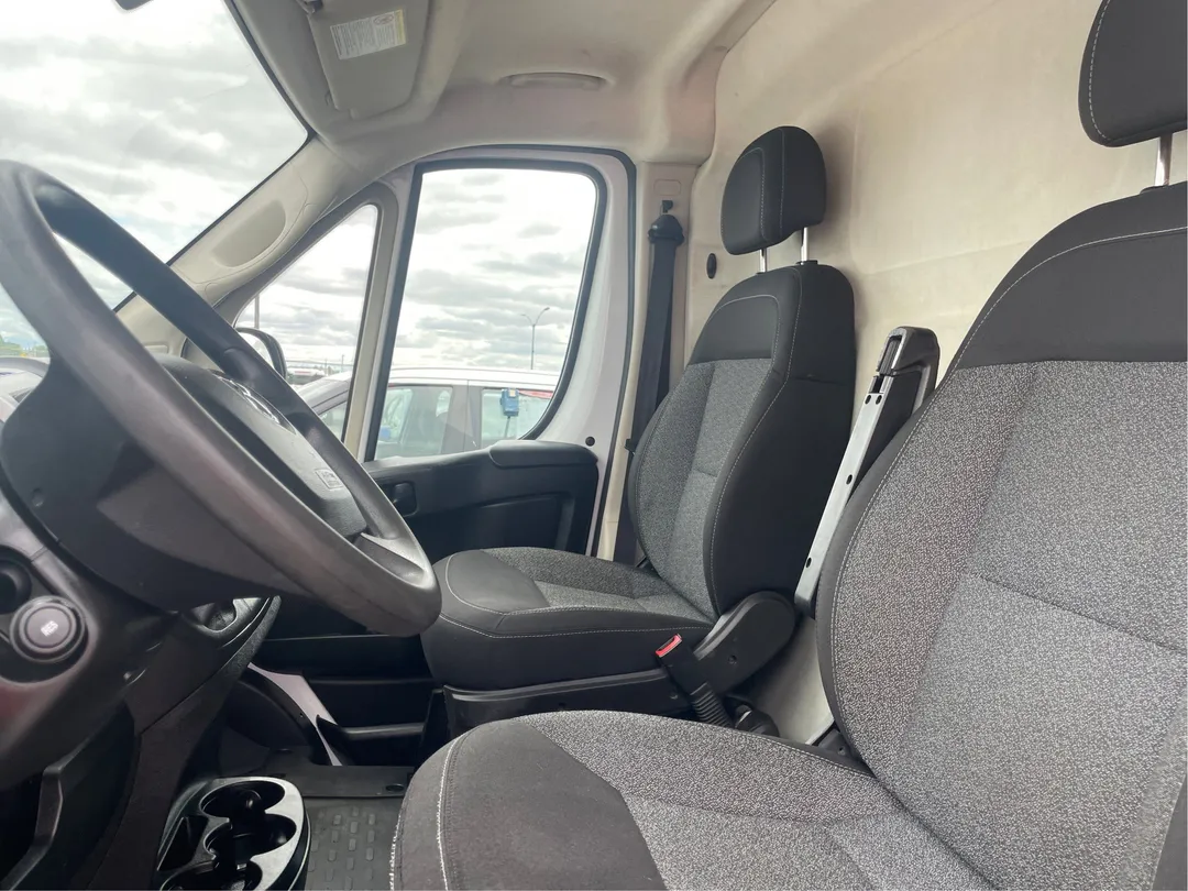 2018 Ram ProMaster Cargo Van — photo 3