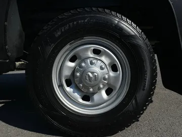 2024 Ram 2500 - image 6