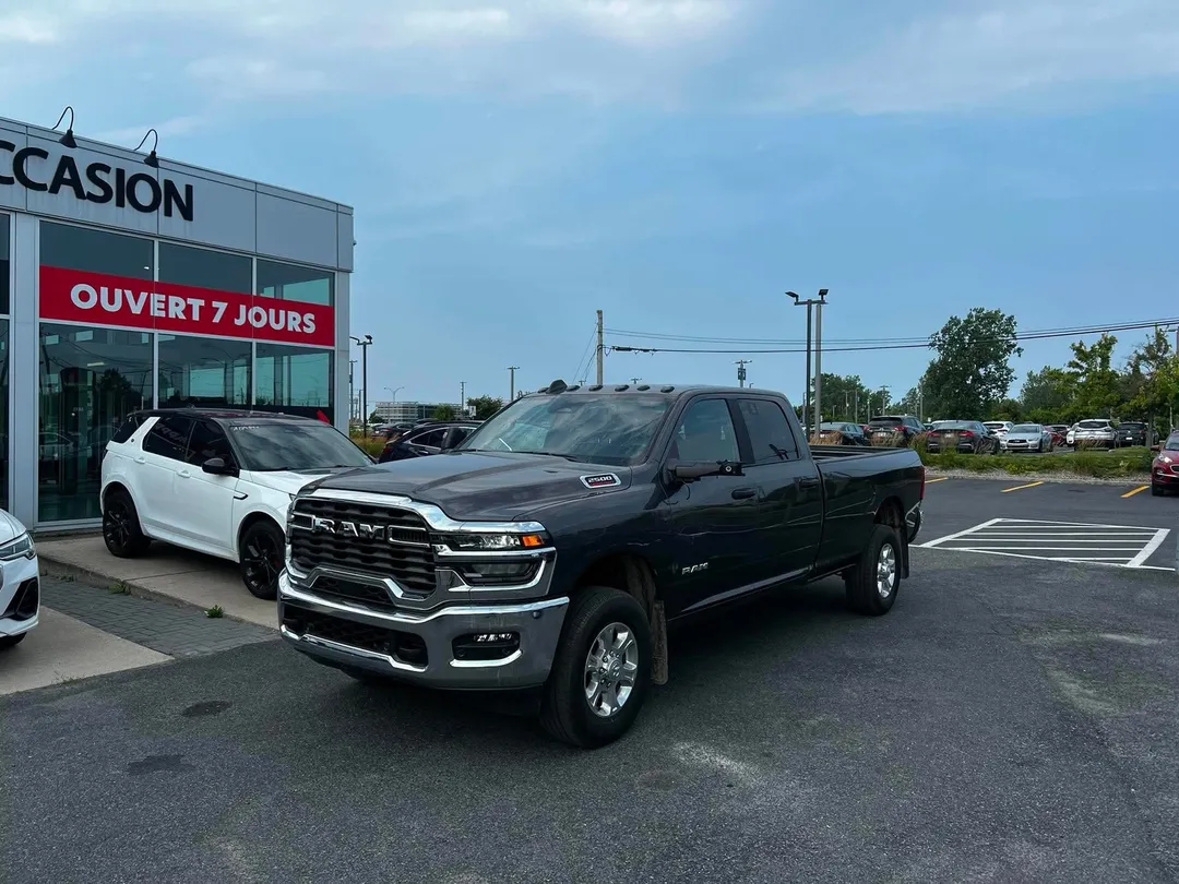 2025 Ram 2500 — photo 3