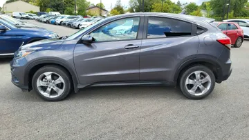 2022 Honda HR-V - image 6