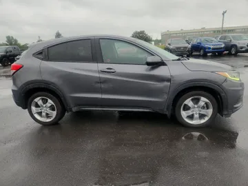 2021 Honda HR-V - image 4