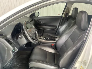 2020 Honda HR-V - image 3