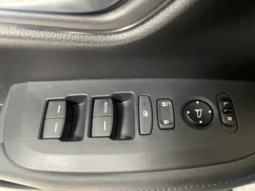 2024 Honda HR-V - image 21