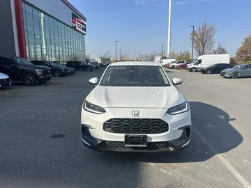 2025 Honda HR-V - image 2