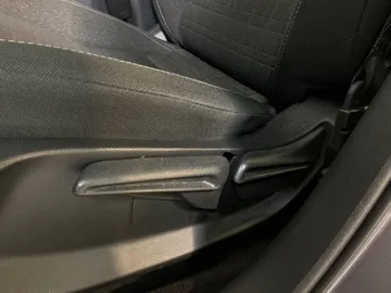 2023 Honda HR-V - image 16