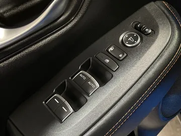 2026 Honda HR-V - image 23