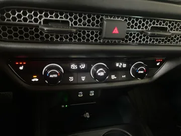 2026 Honda HR-V - image 23