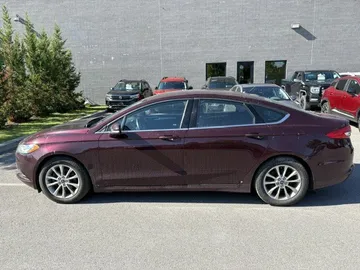 2017 Ford Fusion - image 4